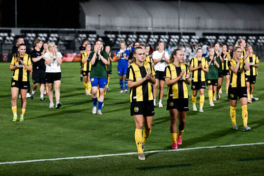 Players of Hammarby  looks dejected