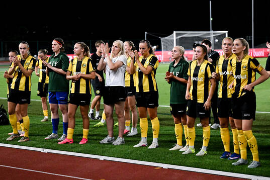 Players of Hammarby  looks dejected