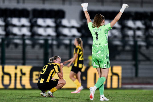 Mari Nyhagen of Hammarby  looks dejected