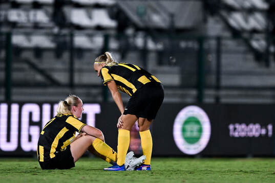 Emilie Bragstad and Stina Lennartsson of Hammarby  looks