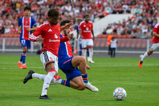 Manchester Uniteds Diallo Amad  and Paris Saint-Germains