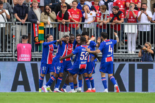 Paris Saint-Germains players celebrate