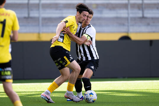 Elfsborgs Lendrit Neziri och Landskronas Kristian Mitrovic