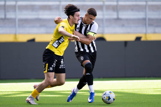 Elfsborgs Lendrit Neziri och Landskronas Kristian Mitrovic