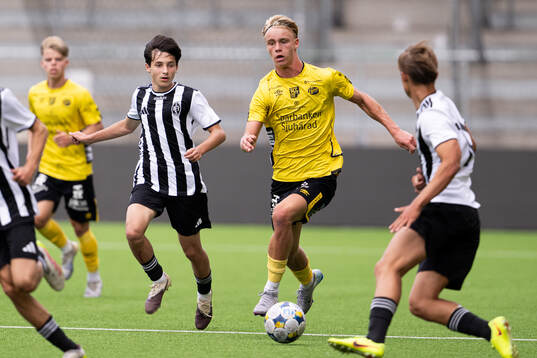 Landskronas Imran Asani och Elfsborgs Wilmer Carl Johansson