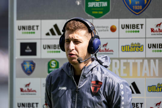 Nordic Uniteds tränare Steven Younan