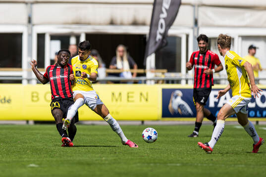 Nordic Uniteds Emmanuel Swedi och Falkenbergs Elias Mohammad