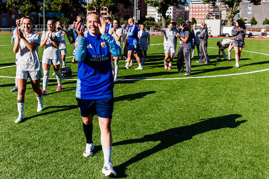Djurgårdens Therese Åsland jublar