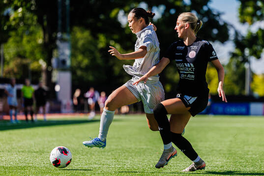 Djurgårdens Urara Watanabe och IK Uppsalas Angelina