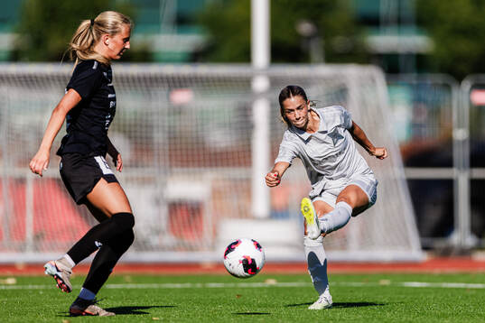 IK Uppsalas Angelina Klingberg och Djurgårdens Johanna
