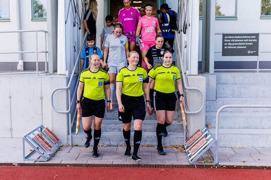 assisterande domare Josefine Bastås, domare Satu Miettunen