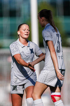 Djurgårdens Lovis-Esmeralda Bång och Fabienne Bartholdson
