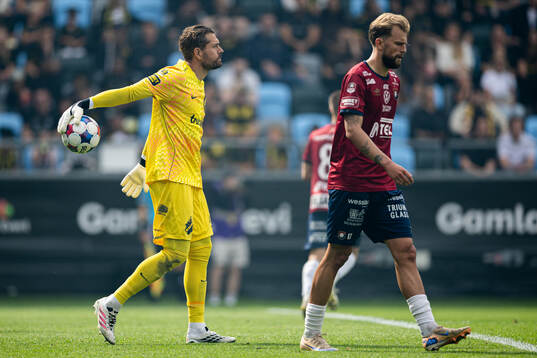 AIKs målvakt Kristoffer Nordfeldt deppar