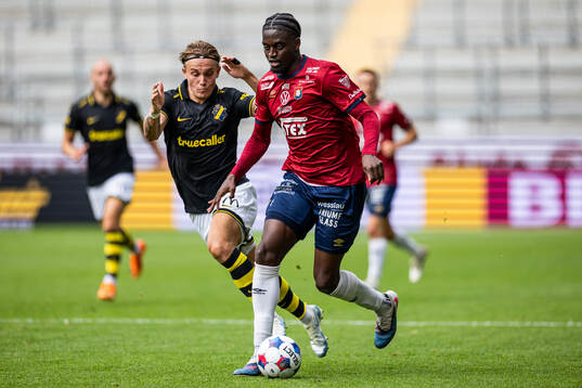 AIKs Linus Carlstrand och Örgrytes Michael Parker