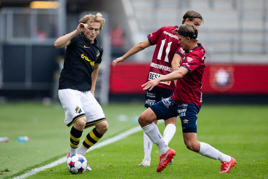 AIKs Nikolaj Staykov och Örgrytes Charlie Vindehall