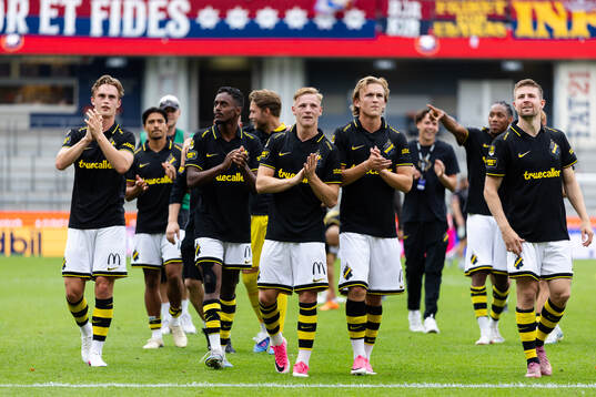 AIKs spelare tackar sina supportrar