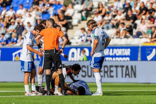 IFK Norrköpings Noel Sernelius får vård på plan