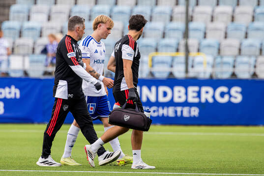 IFK Norrköpings Isak Andri Sigurgeirsson har ont