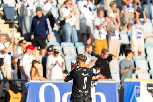 IFK Norrköpings målvakt Theo Krantz jublar