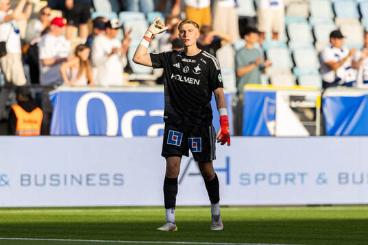 IFK Norrköpings målvakt Theo Krantz jublar