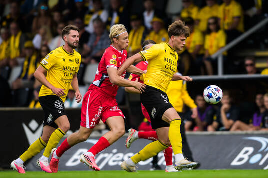 Mjällbys Axel Norén och Elfsborgs Leo Östman och