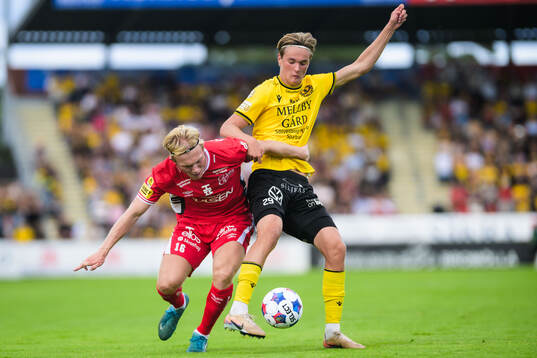 Elfsborgs Alexander Jensen och Mjällbys Olle Lindberg