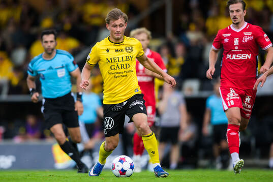 Mjällbys Aki Samuelsen och Elfsborgs Simon Olsson