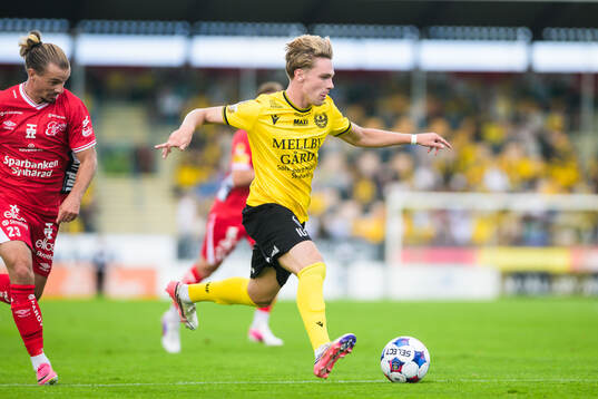 Elfsborgs Niklas Hult och Mjällbys Jeppe Kjaer