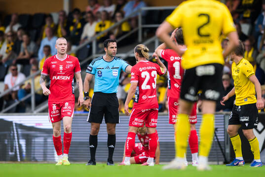Domare Granit Maqedonci och Elfsborgs Niklas Hult