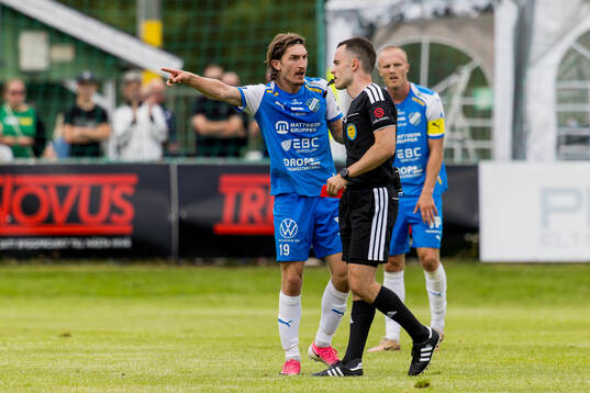 Oddevolds Hugo Engström får rött kort
