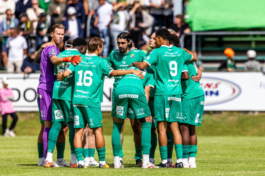 Ljungskiles spelare laddar för match