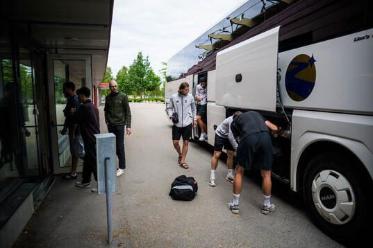 Landskronas spelare anländer
