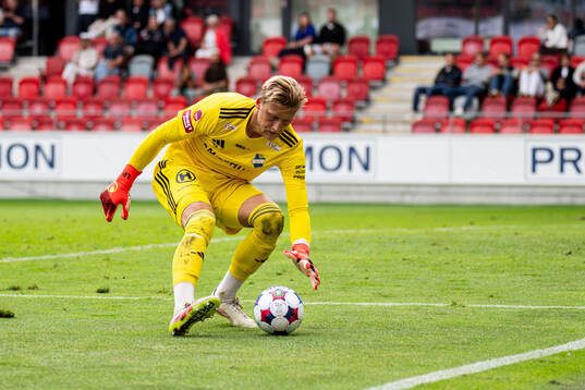 Östers målvakt Carl Lundahl Persson