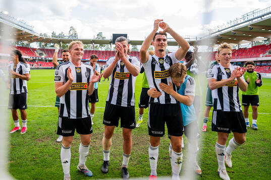 Landskronas spelare jublar