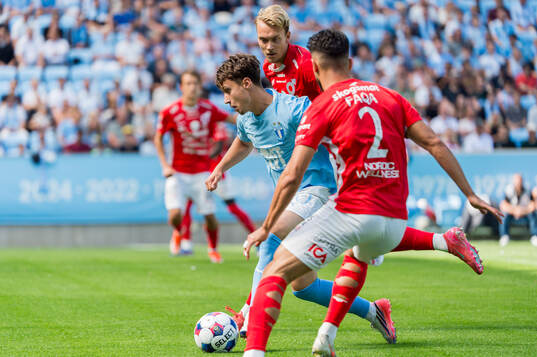Malmö FFs Kenan Busuladzic och Degerfors Ahmad Faqa