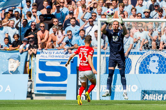Degerfors Robin Dzabic och Malmö FFs målvakt Robin Olsen