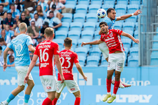 Degerfors Karim Boutera och Malmö FFs Andrej Djuric