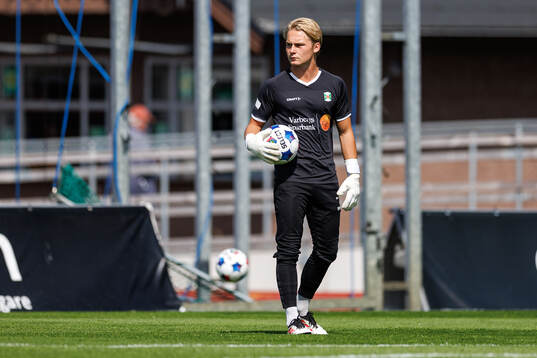 Varbergs målvakt Oliver Mårtensson  fotbollsmatchen i