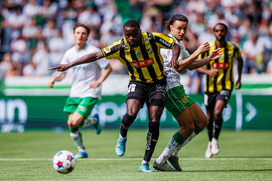 Häckens Brice Wembangomo och Hammarbys Amin Boudri