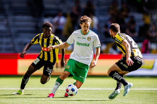 Hammarbys Hampus Skoglund och Häckens Abdoulaye Doumbia