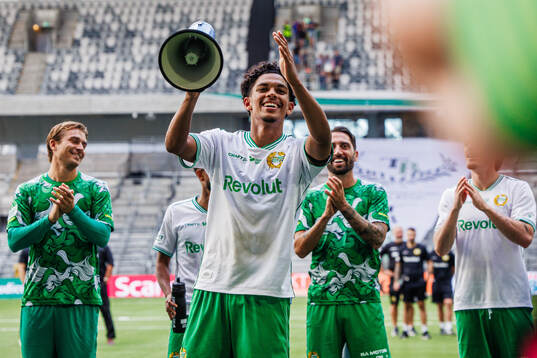 Hammarbys Waylon Renecke jublar
