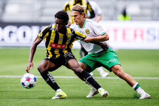 Häckens Abdoulaye Doumbia och Hammarbys Markus Karlsson