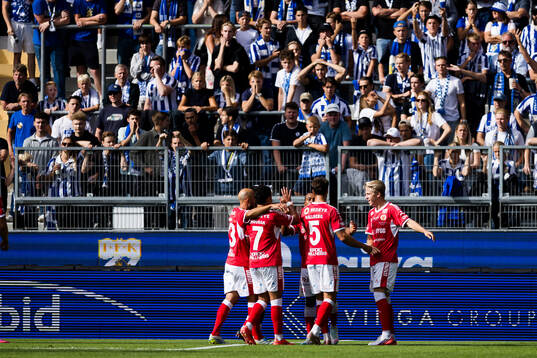 Kalmars Charlie Rosenqvist jublar
