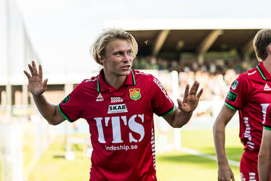 GAISs Rasmus Niklasson Petrovic jublar