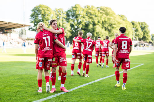 GAISs Rasmus Niklasson Petrovic och Oskar Ågren jublar