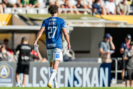 Halmstads Rocco Ascone lämnar planen