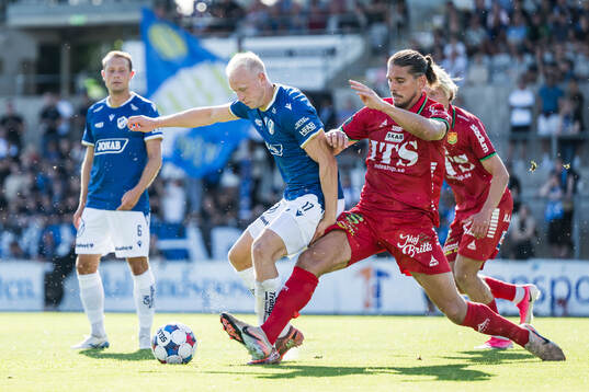Halmstads André Boman och GAISs Nikola Vasic
