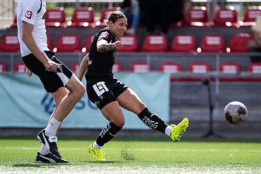 Bläddra bland fler bilder av Fotboll, Damallsvenskan, Piteå - Häcken