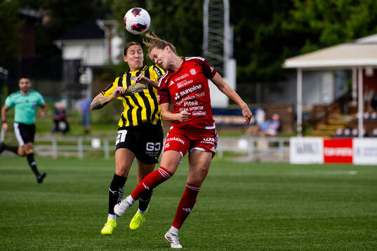 Häckens Tabitha Michelle Tindell och Piteås Maja Green