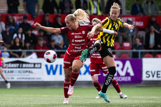 Piteås Evelina Moberg och Häckens Aivi Luik